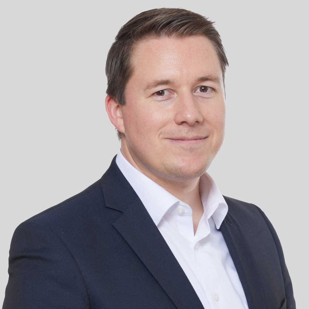 Lukas-Rupper-business-1000x1000